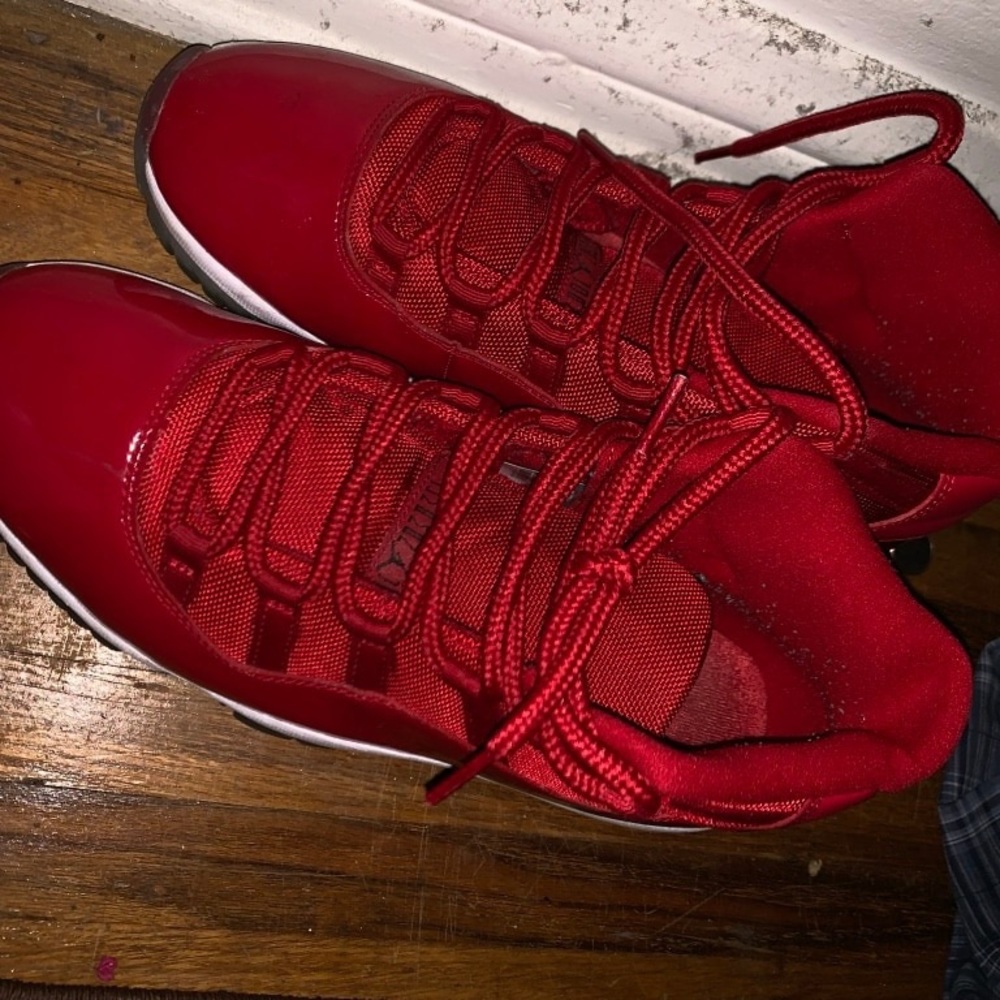 Red Jordan 11 size 10.5